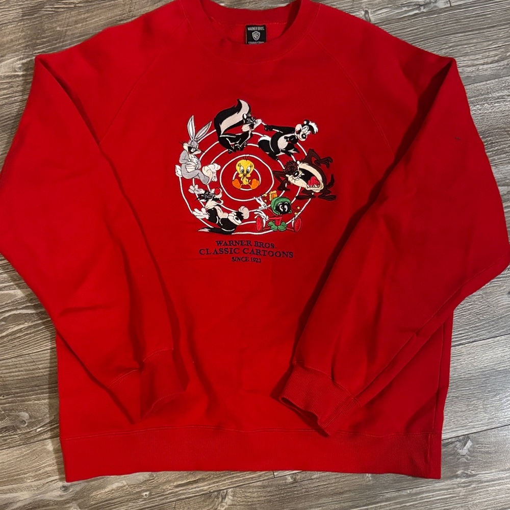 Vintage Warner Bros. Studio Cartoons Looney Tunes Red Crewneck Sweater 1997 M